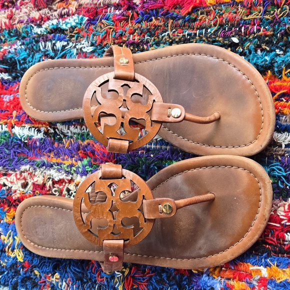 Tory Burch Cognac Brown Leather Miller Medallion Slip-on Flip Flop Sandal - Picture 17 of 17